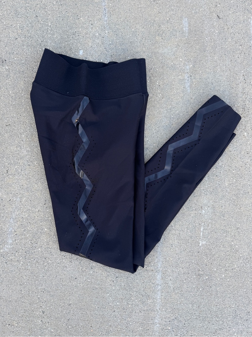 Ultracor Black Zigzag Leggings - XXS